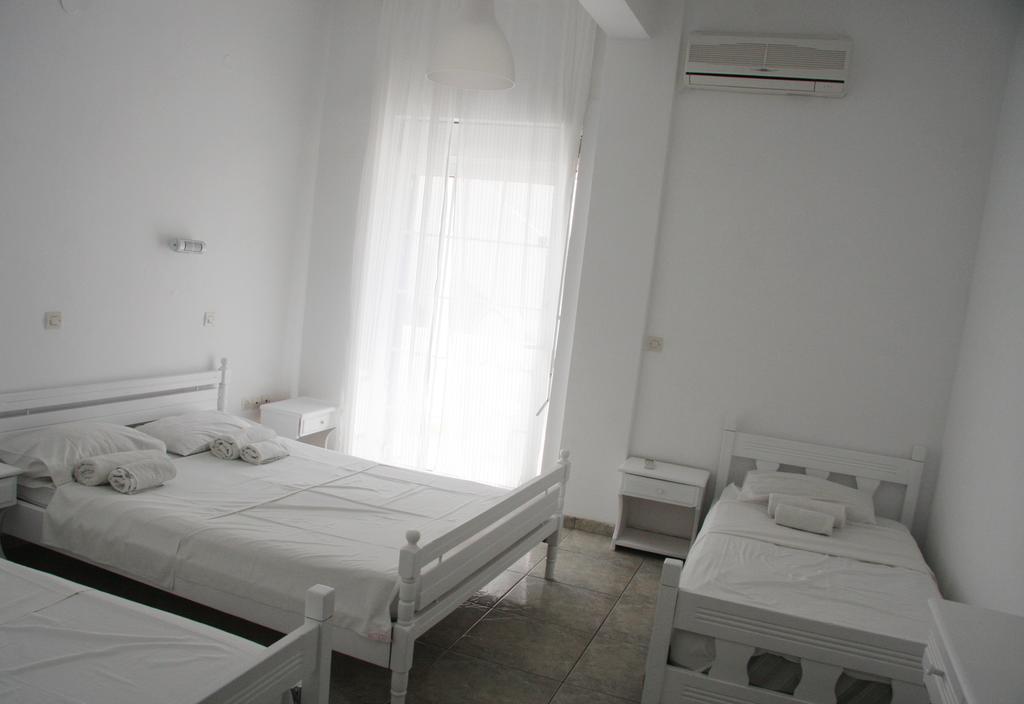 Armadoros Hotel / Ios Backpackers Exteriér fotografie