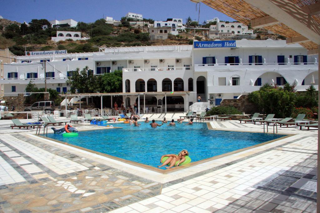 Armadoros Hotel / Ios Backpackers Exteriér fotografie