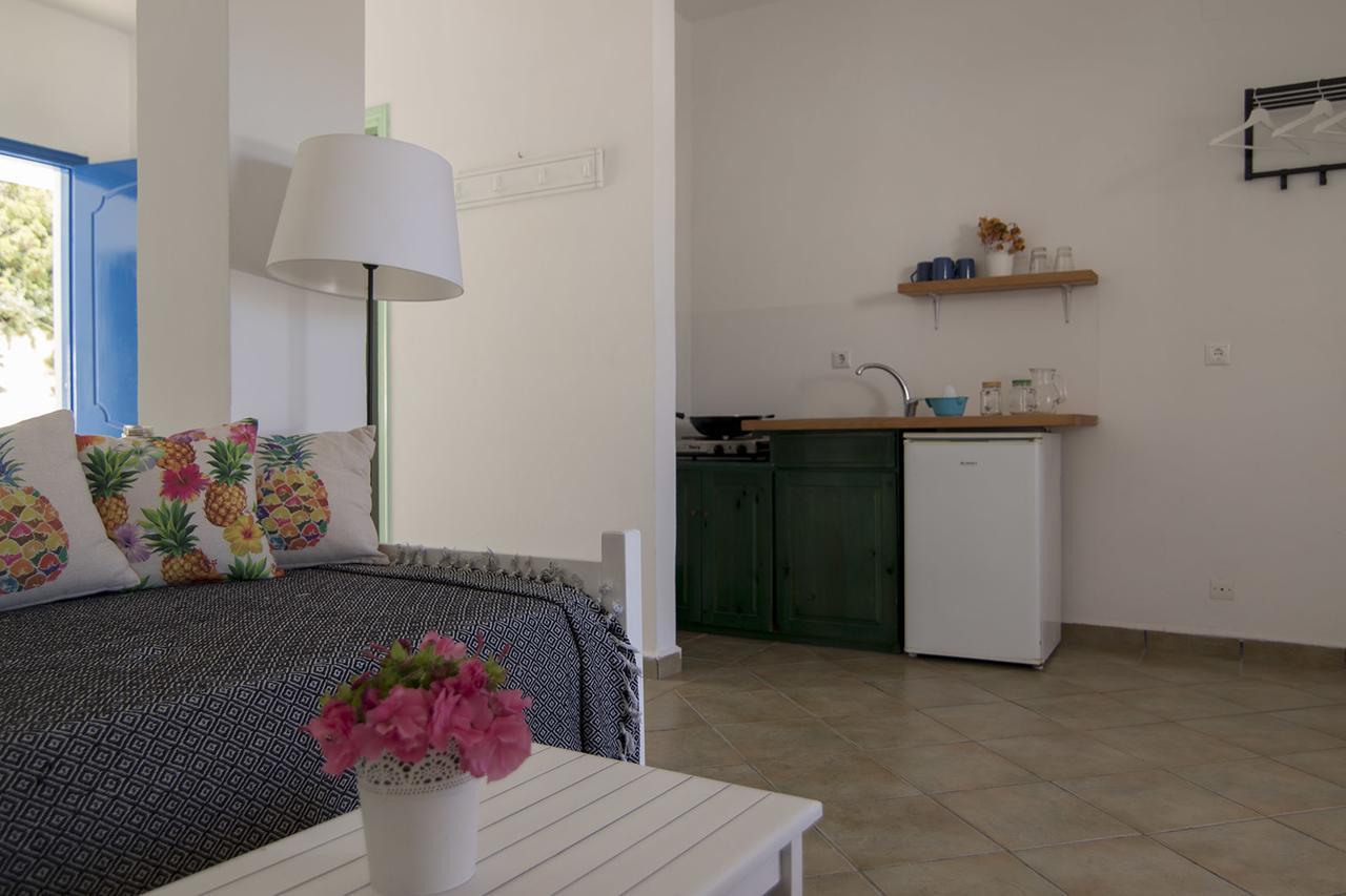 Armadoros Hotel / Ios Backpackers Exteriér fotografie