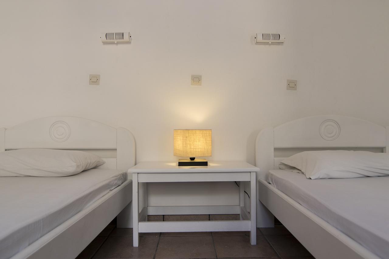 Armadoros Hotel / Ios Backpackers Exteriér fotografie