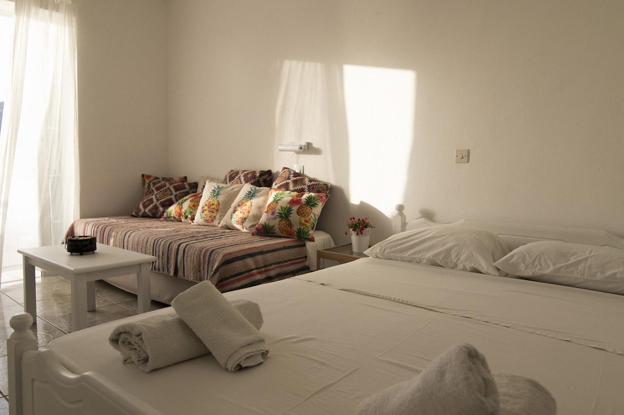 Armadoros Hotel / Ios Backpackers Exteriér fotografie