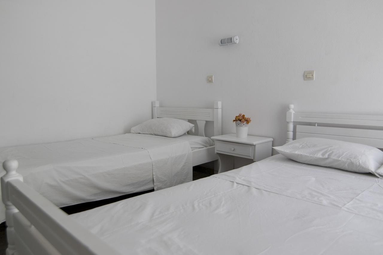 Armadoros Hotel / Ios Backpackers Exteriér fotografie