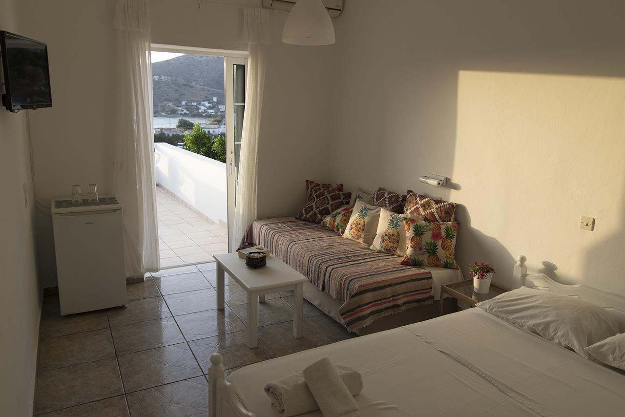 Armadoros Hotel / Ios Backpackers Exteriér fotografie