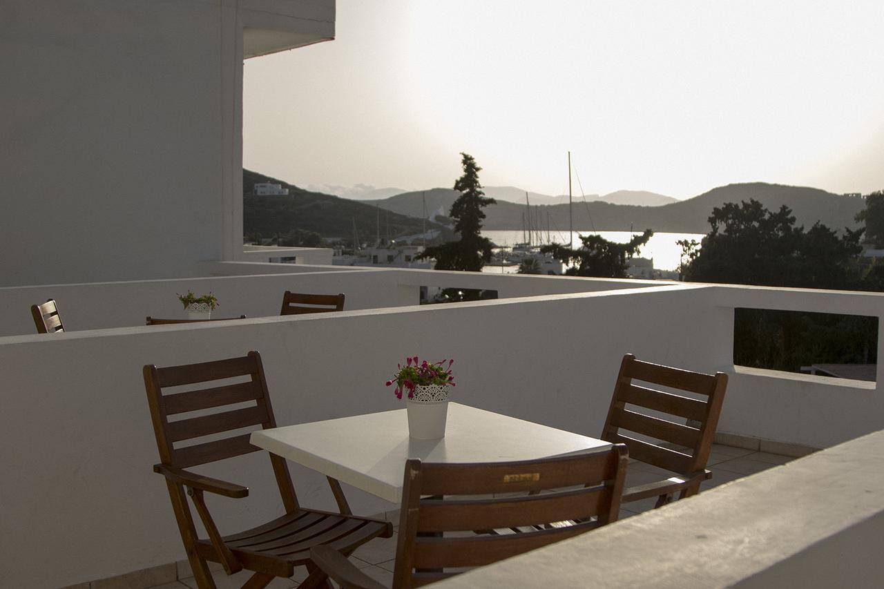 Armadoros Hotel / Ios Backpackers Exteriér fotografie